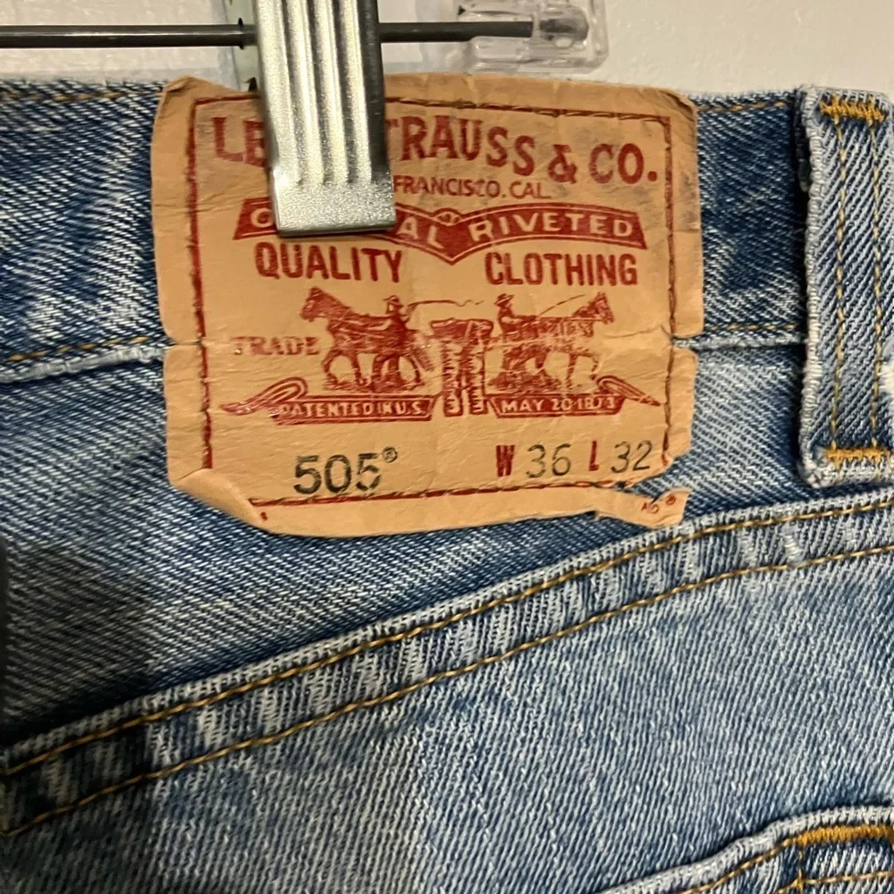 Levi’s 505 men’s 36 x 32   2010 stonewashed denim red tag regular fit